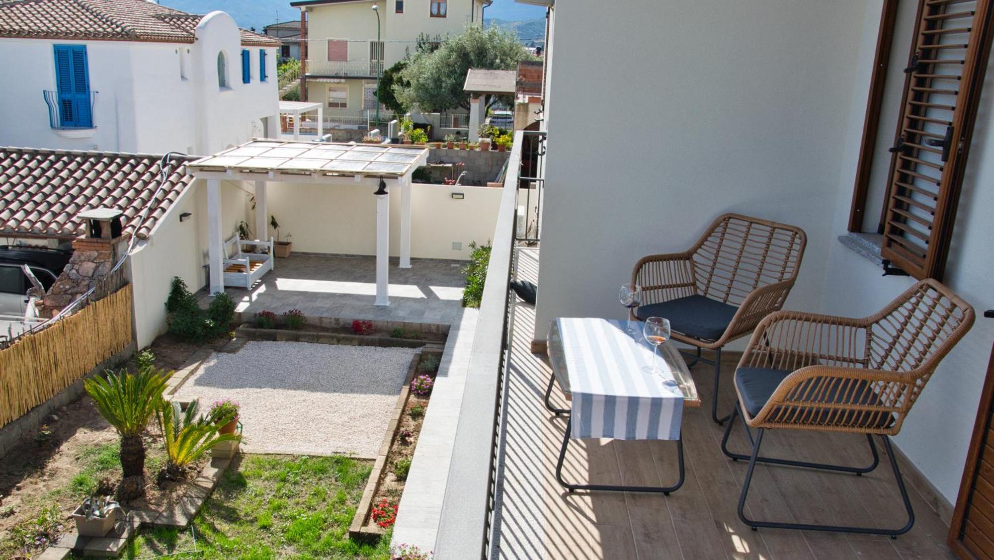 Dommu Livia Hotel Lotzorai Luaran gambar